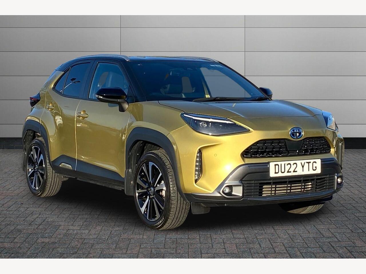 Main listing image - Toyota Yaris Cross