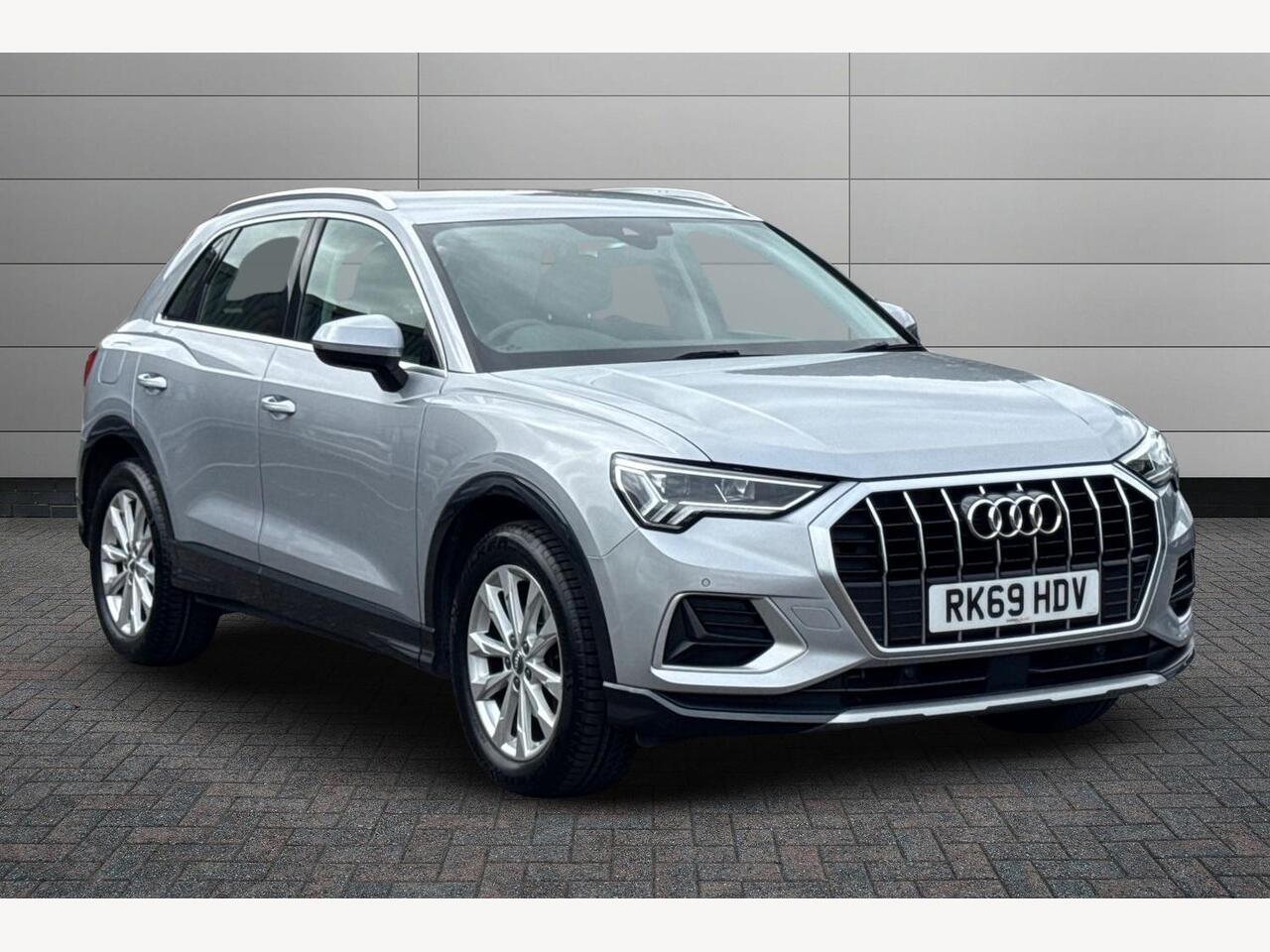 Main listing image - Audi Q3