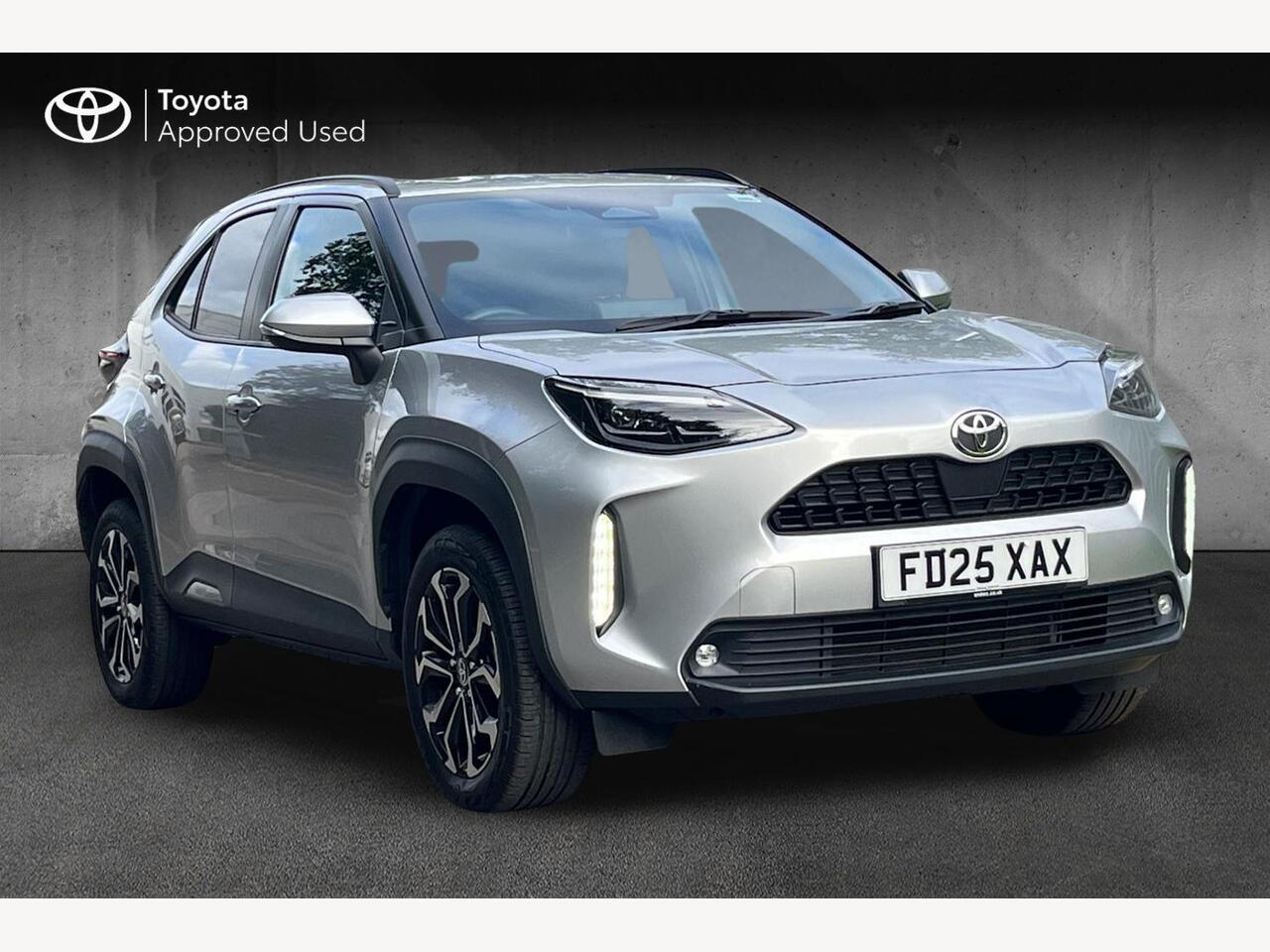 Main listing image - Toyota Yaris Cross