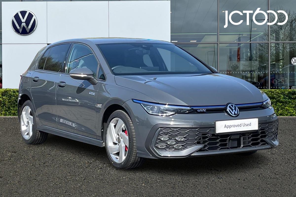 Main listing image - Volkswagen Golf GTE