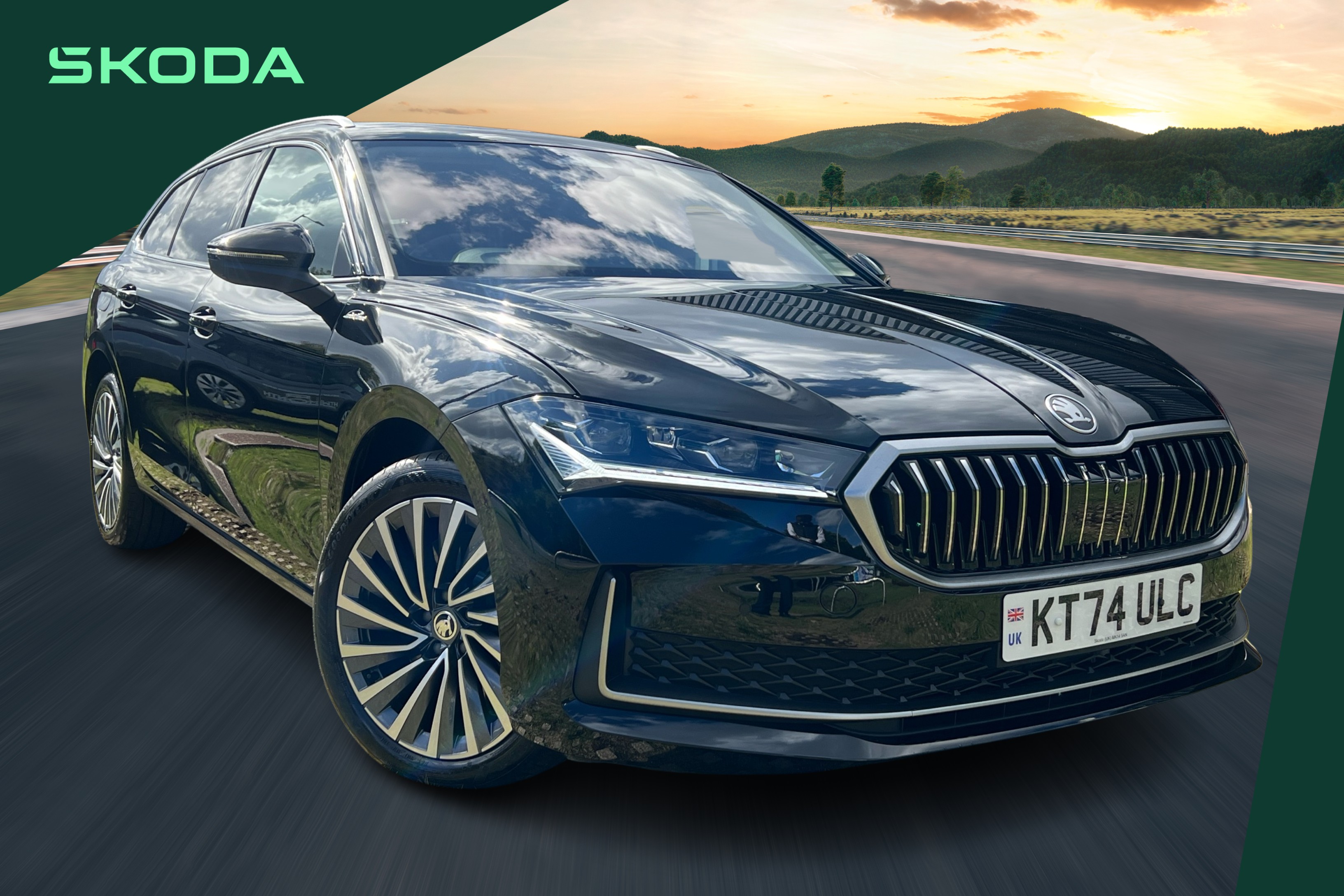 Main listing image - Skoda Superb Estate