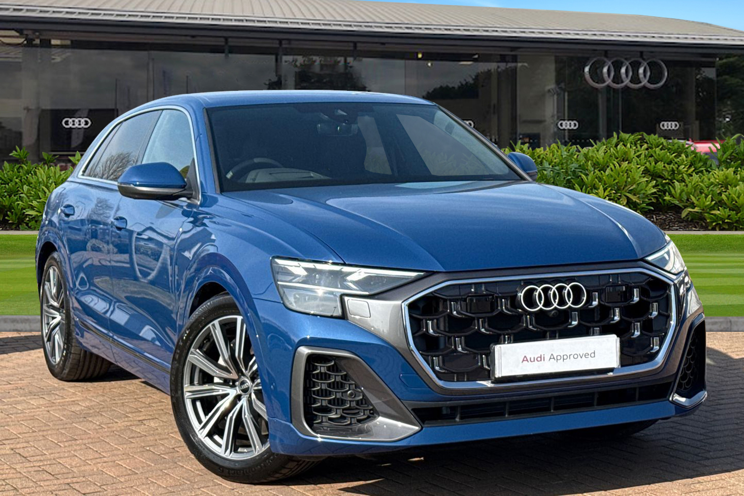 Main listing image - Audi Q8