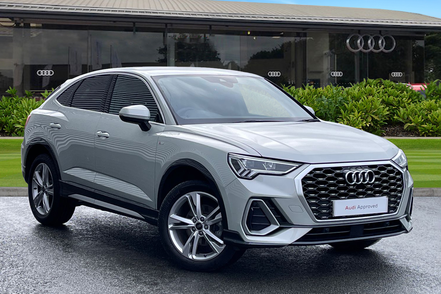 Main listing image - Audi Q3