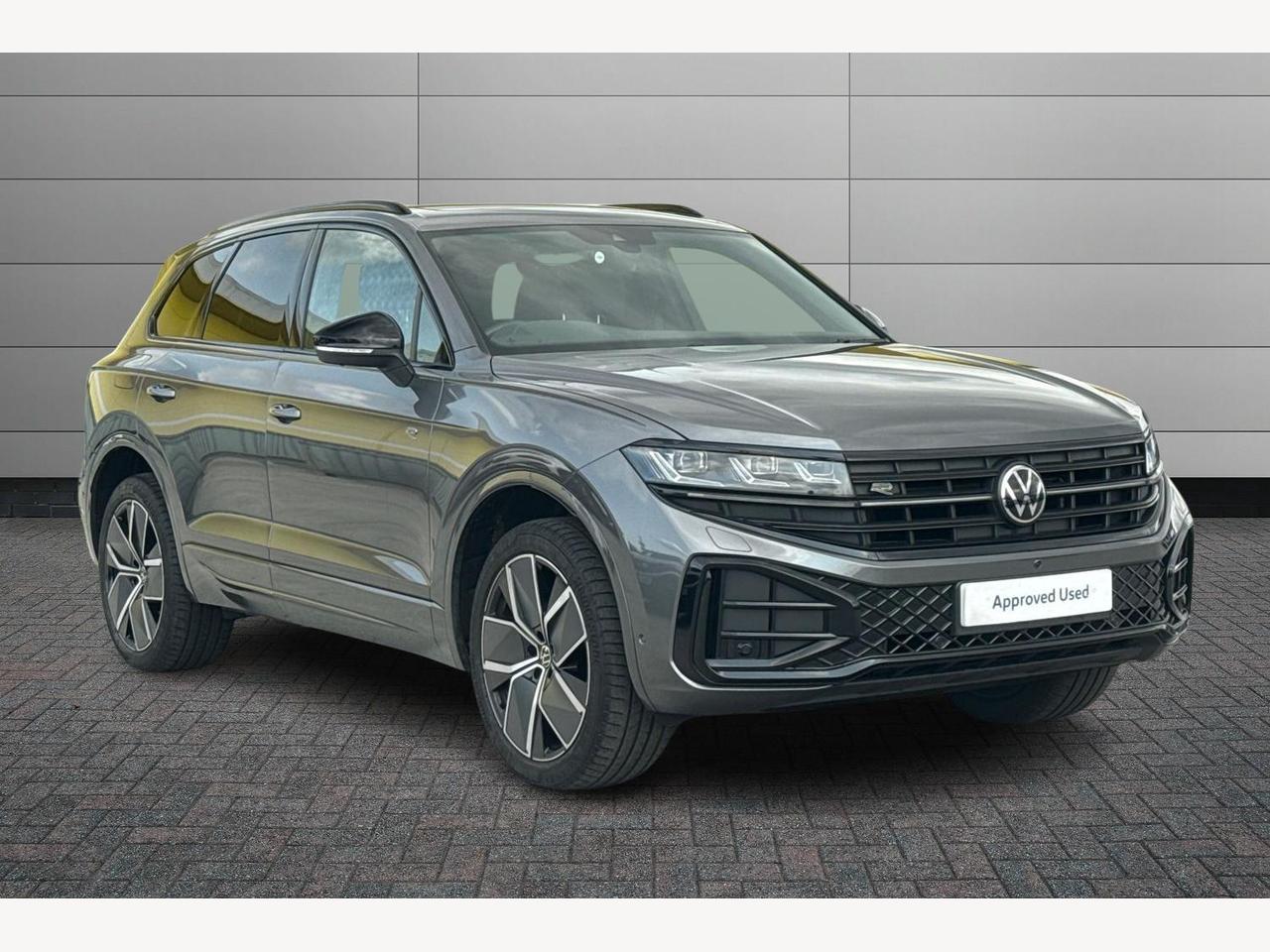 Main listing image - Volkswagen Touareg