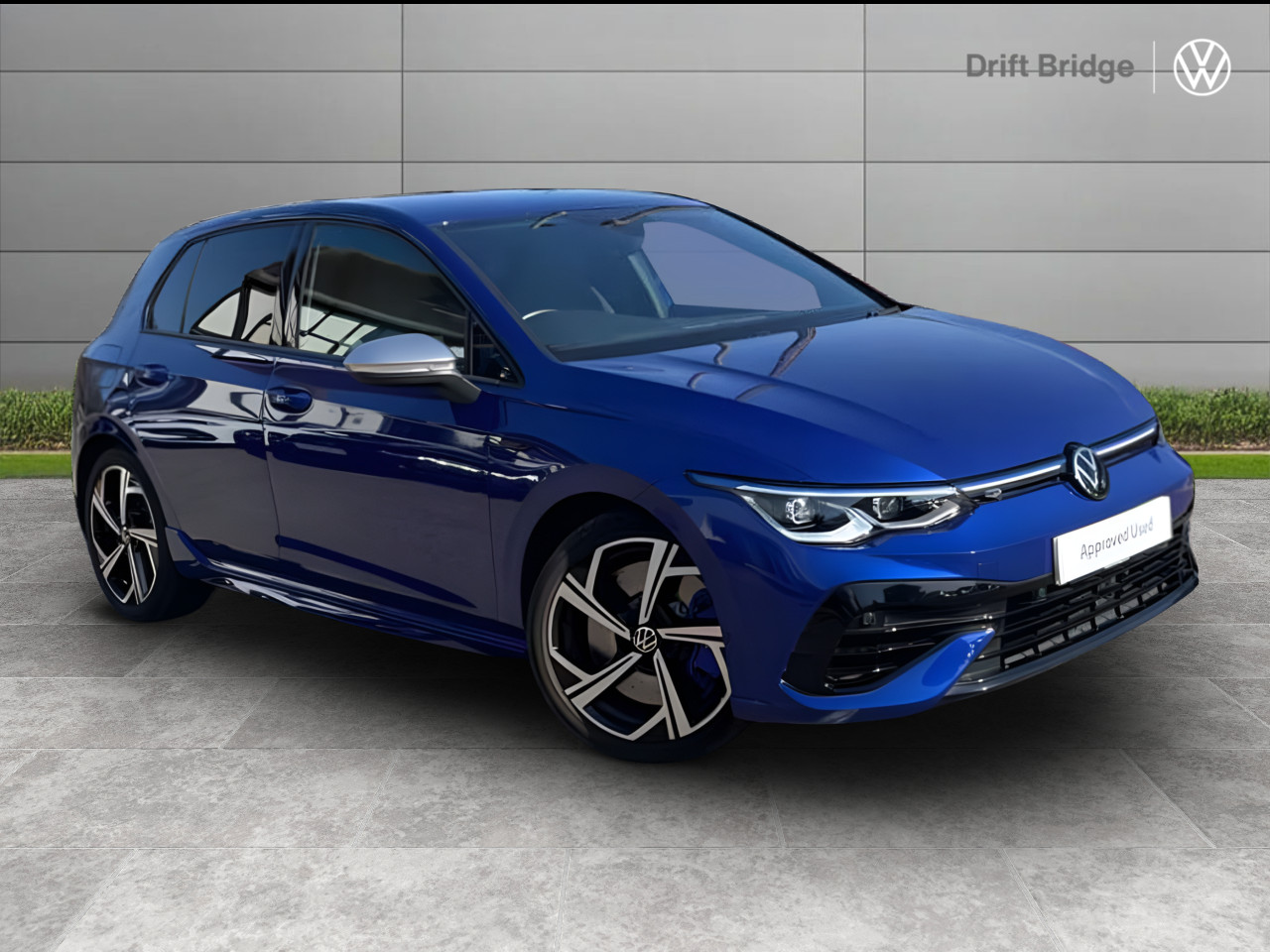 Main listing image - Volkswagen Golf R