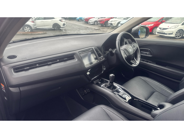 Main listing image - Honda HR-V