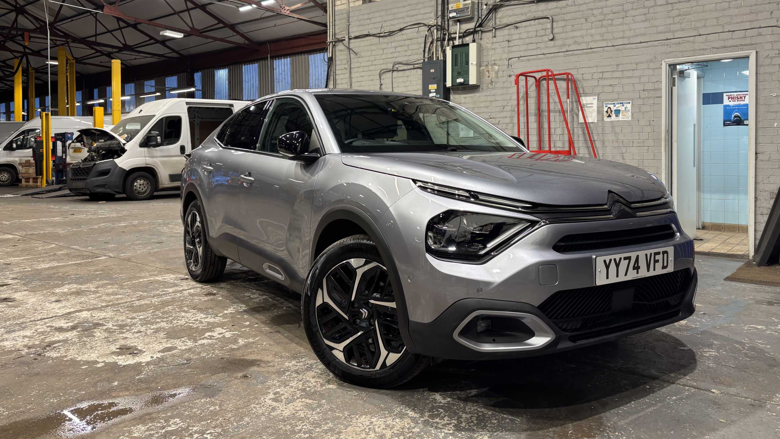 Main listing image - Citroen C4 X