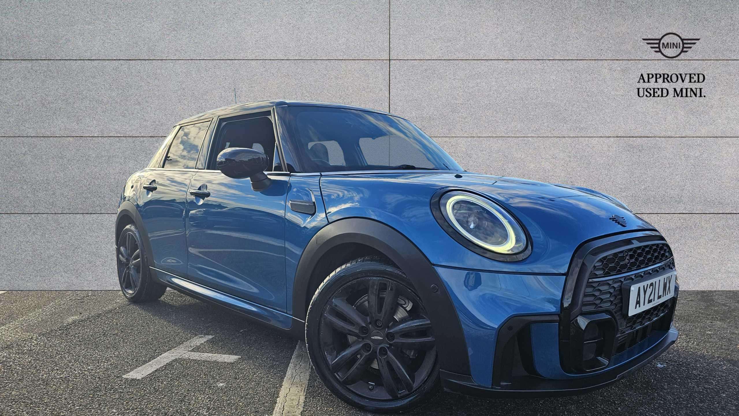 Main listing image - MINI Hatchback 5dr