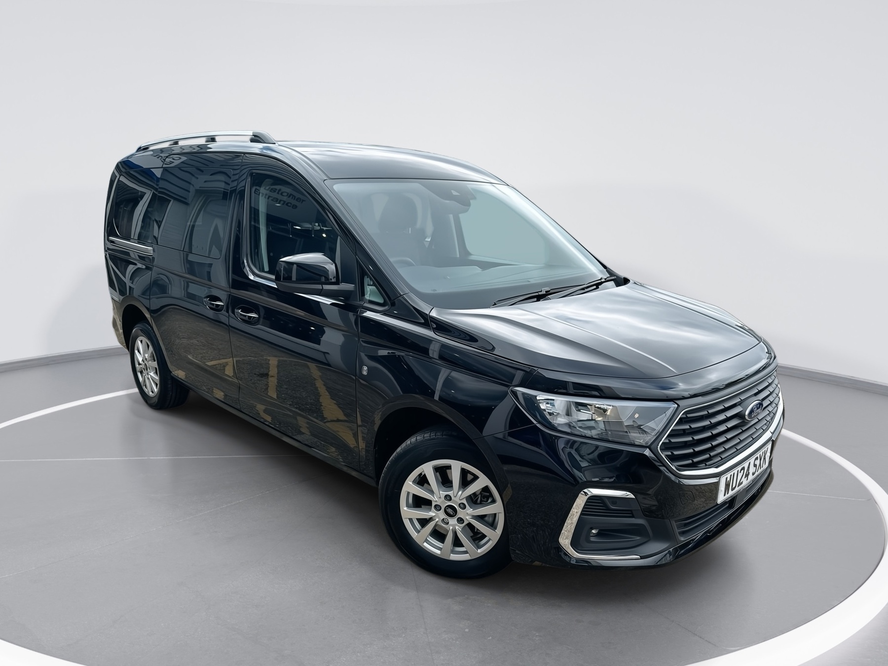 Main listing image - Ford Grand Tourneo Connect