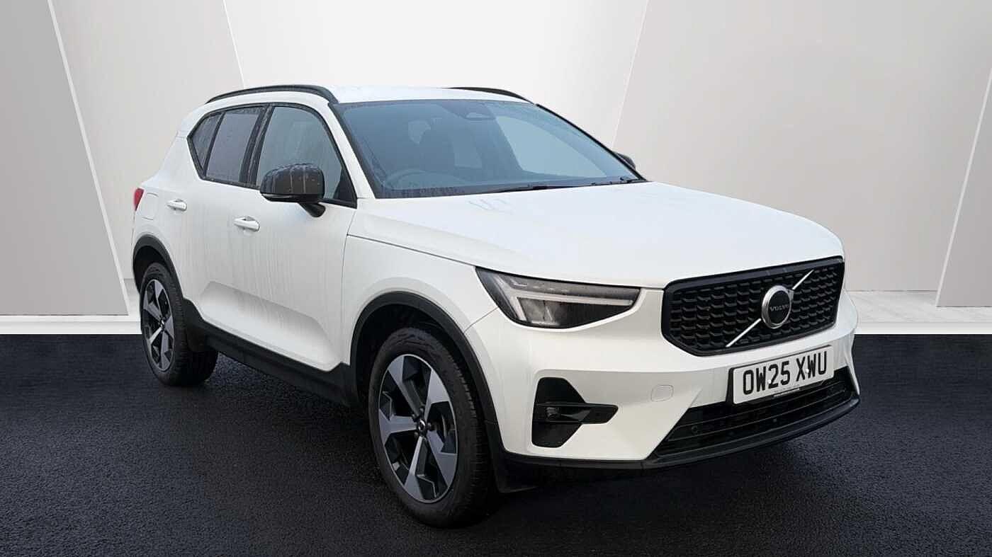 Main listing image - Volvo XC40