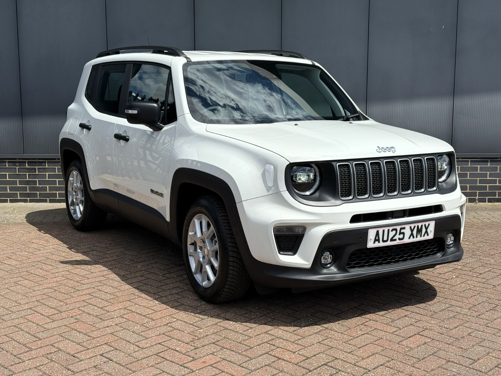 Main listing image - Jeep Renegade
