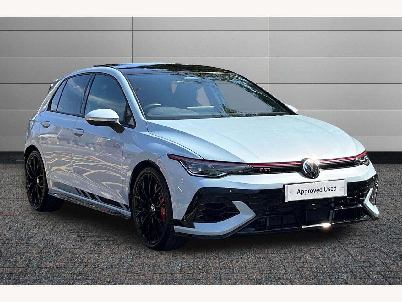 Main listing image - Volkswagen Golf