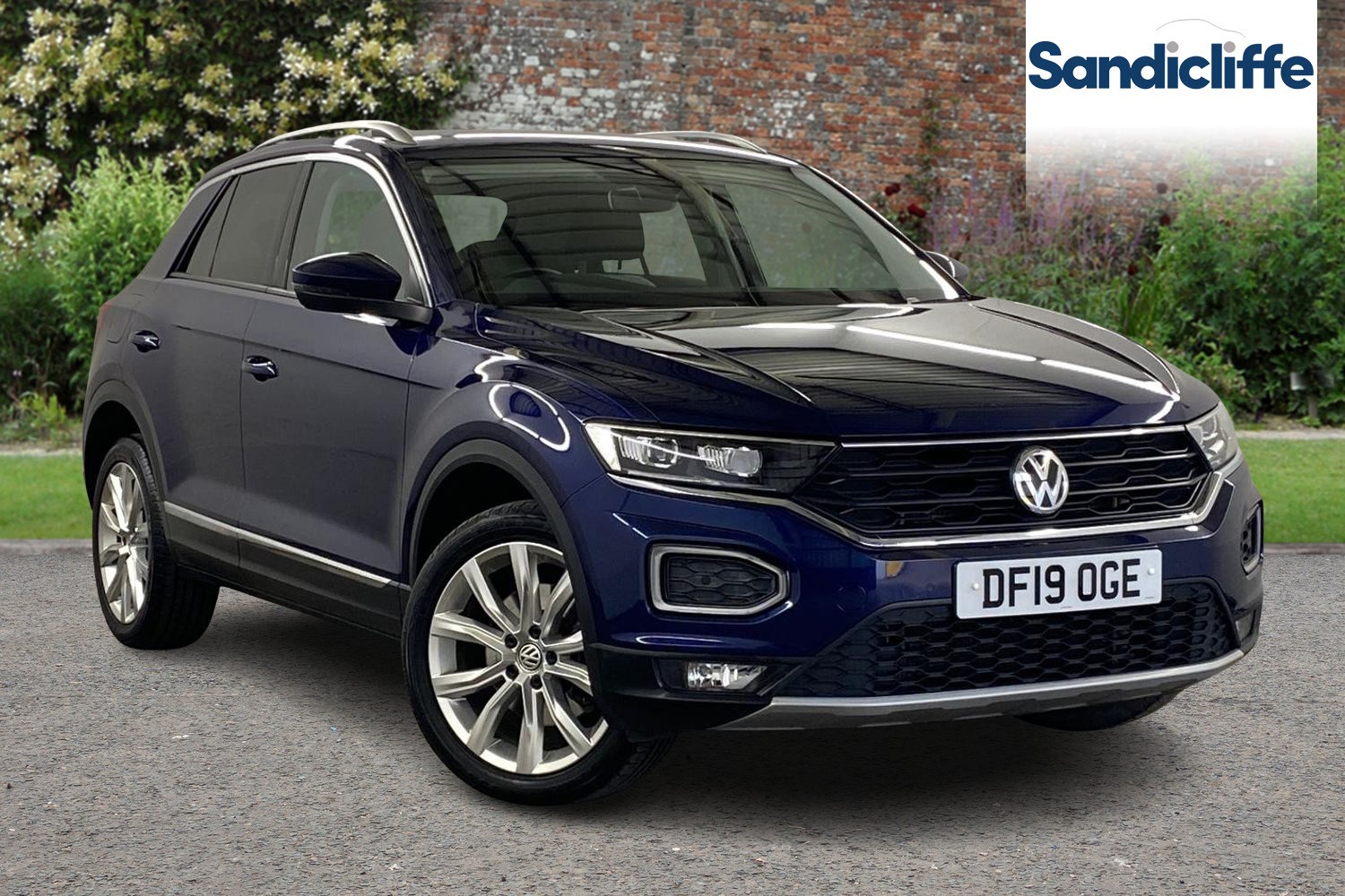 Main listing image - Volkswagen T-Roc