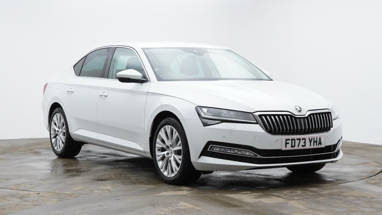 Main listing image - Skoda Superb