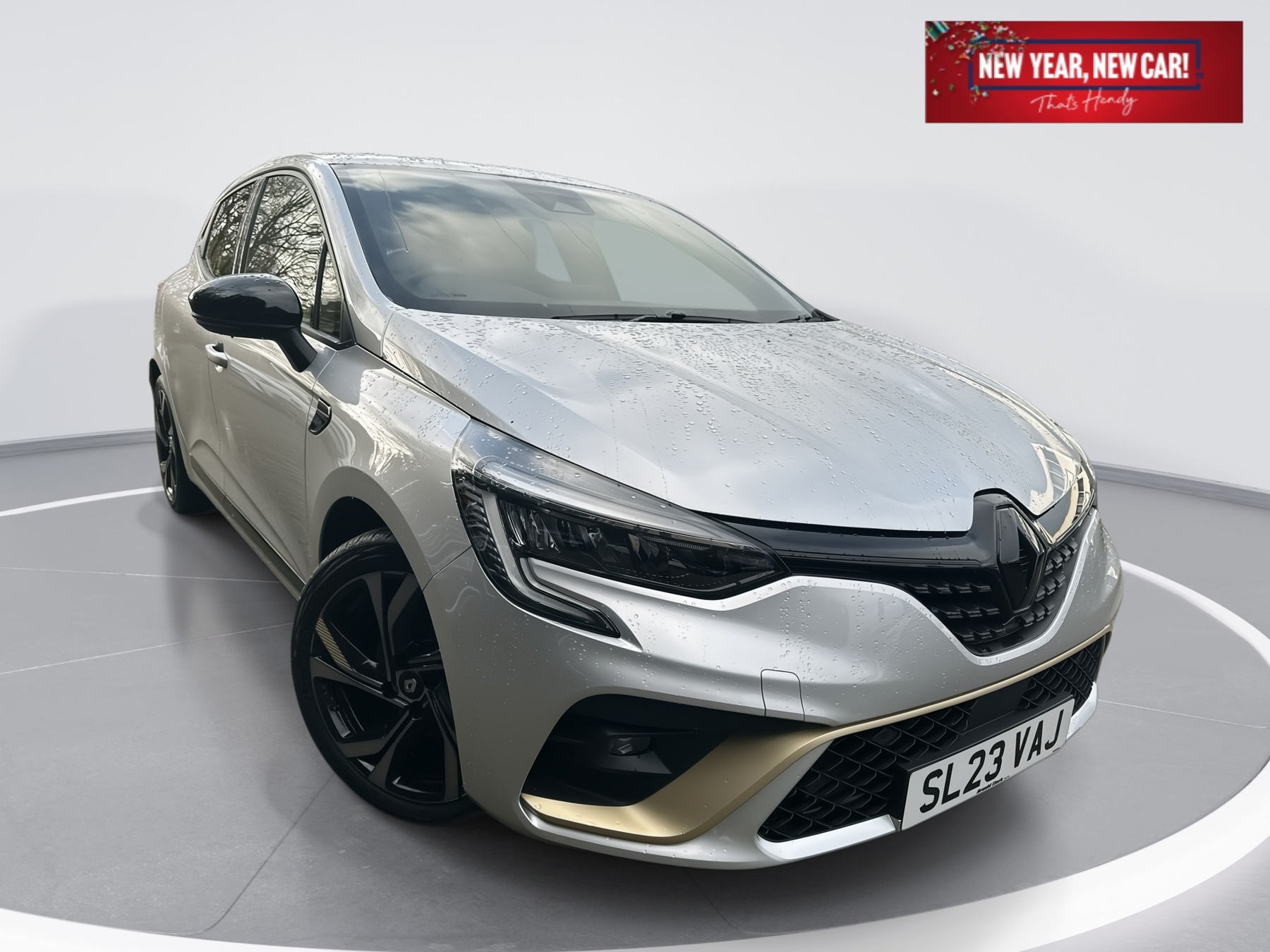 Main listing image - Renault Clio