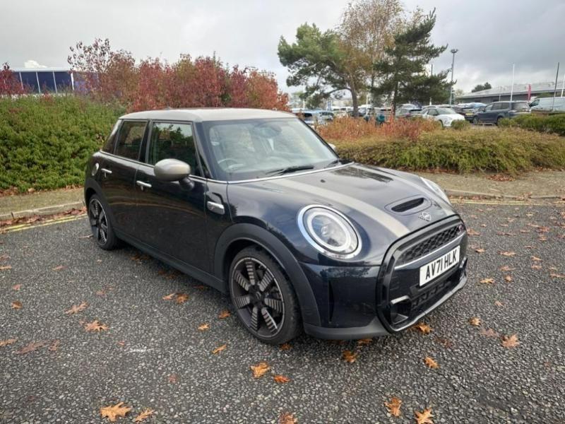 Main listing image - MINI Hatchback 5dr