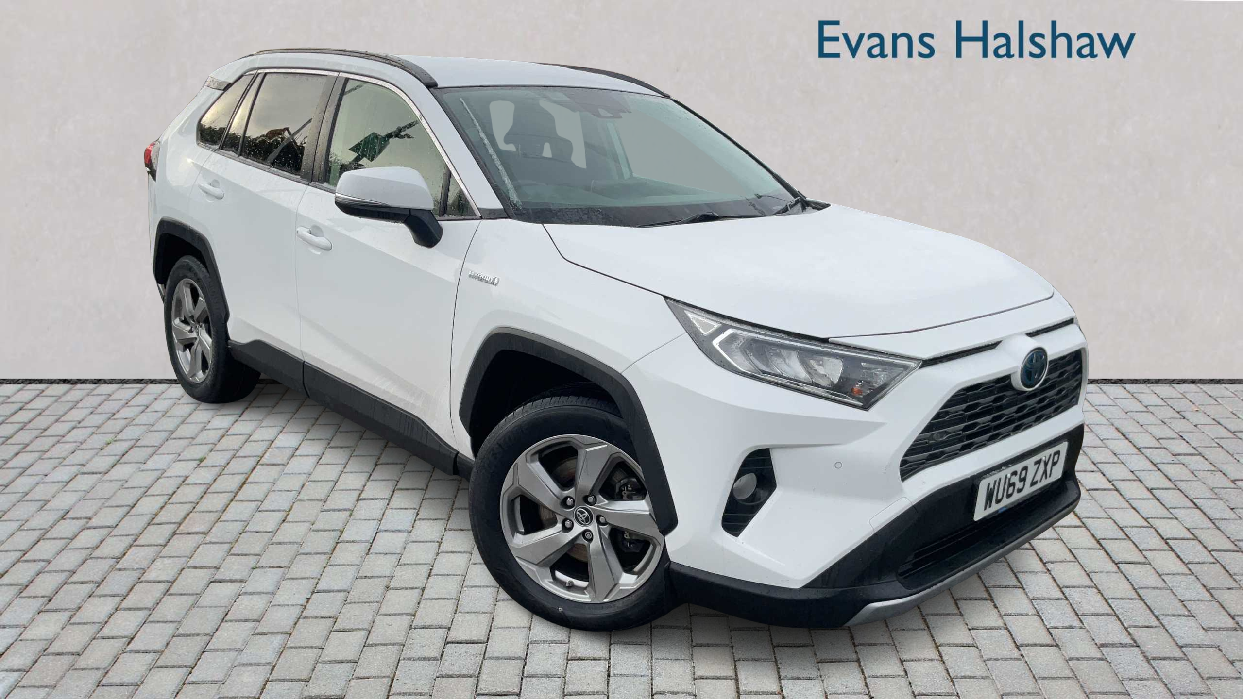 Main listing image - Toyota RAV4