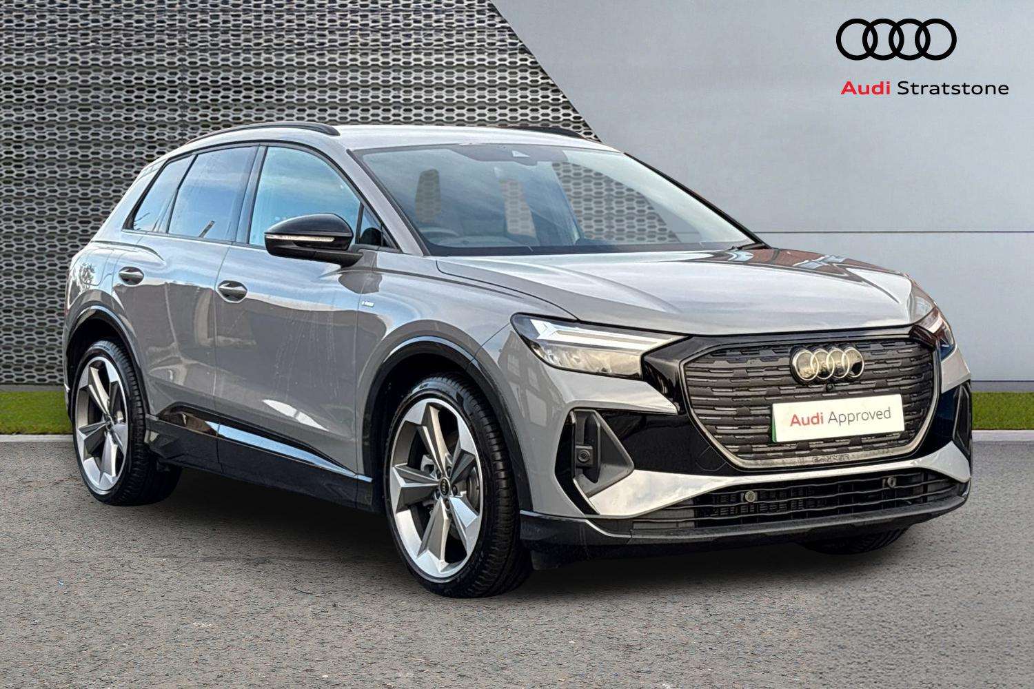 Main listing image - Audi Q4