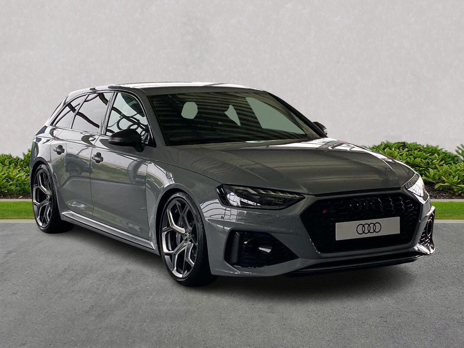 Main listing image - Audi RS4