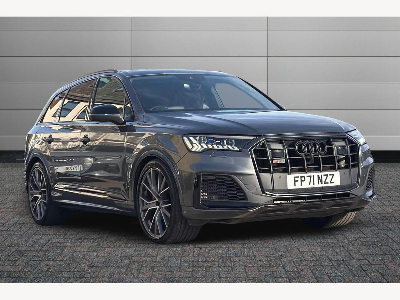 Main listing image - Audi Q7
