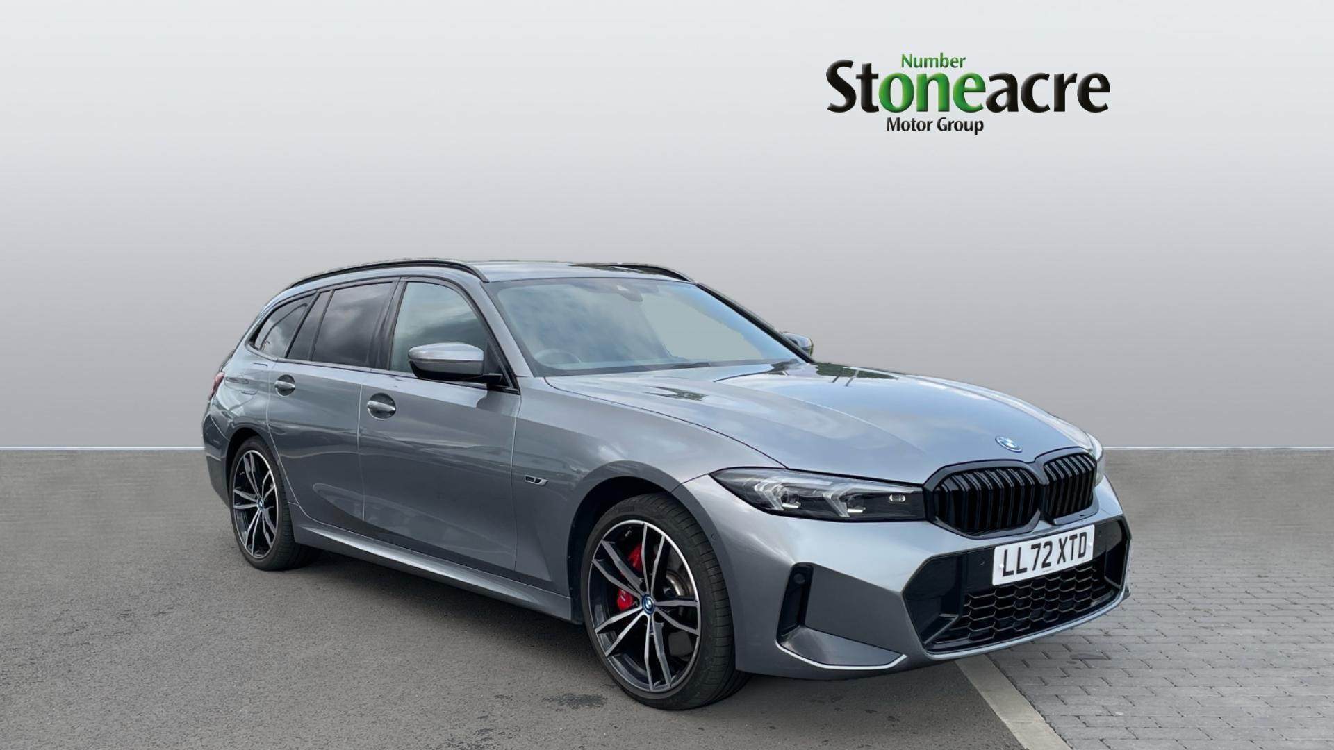 Main listing image - BMW 3 Series Touring