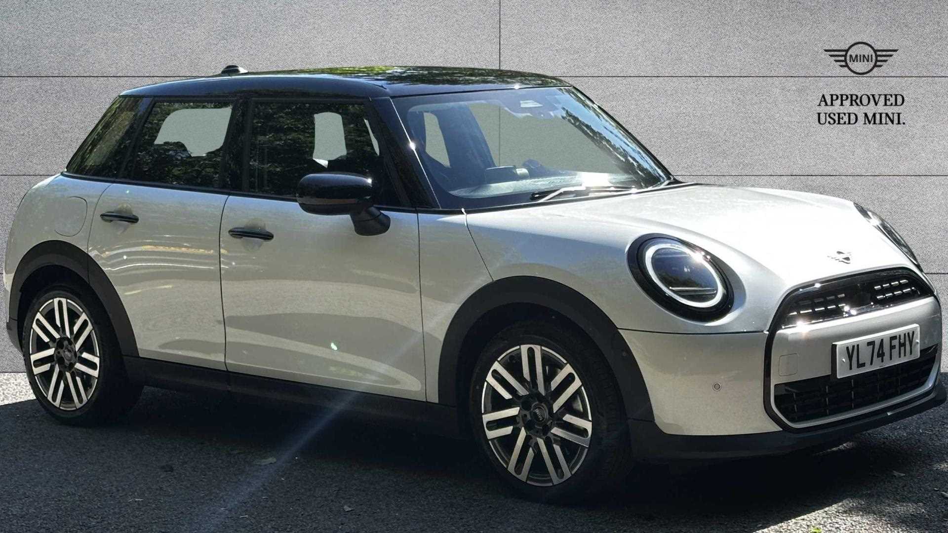 Main listing image - MINI Hatchback 5dr