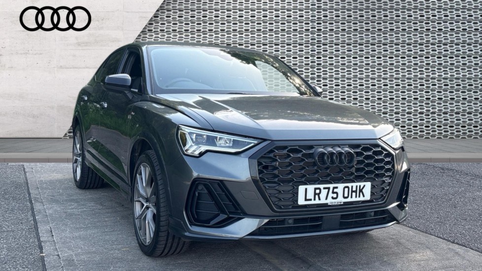Main listing image - Audi Q3
