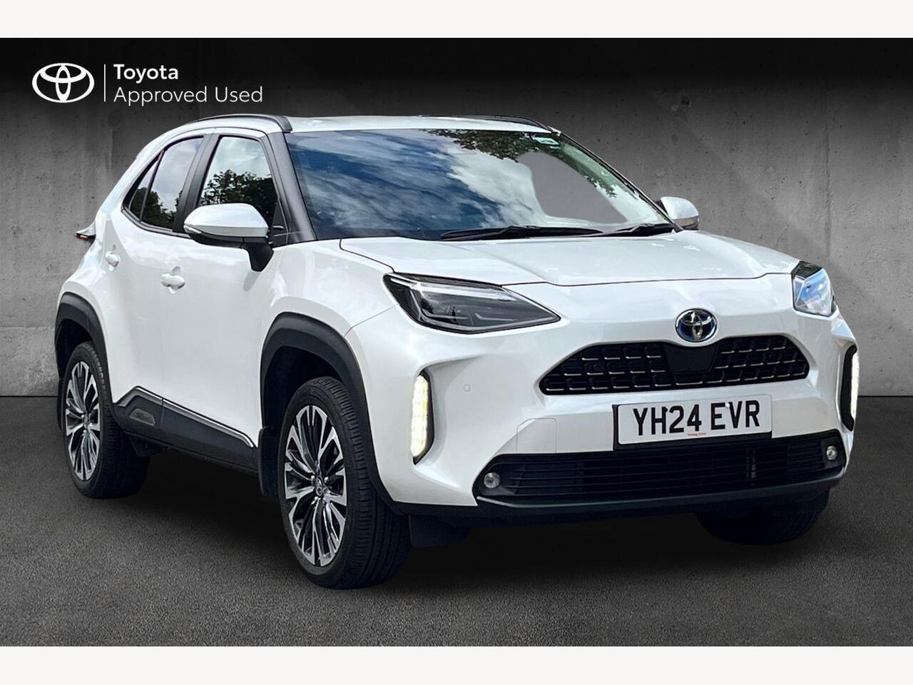 Main listing image - Toyota Yaris Cross