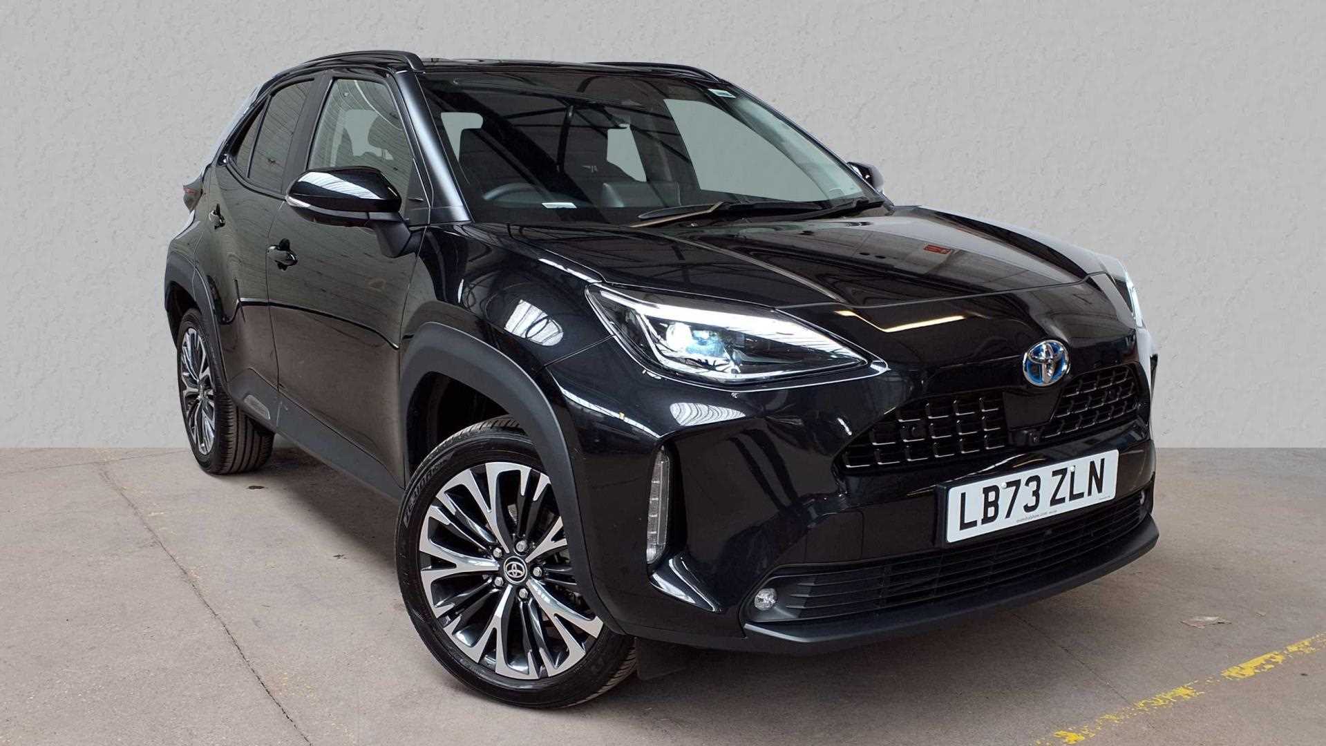 Main listing image - Toyota Yaris Cross