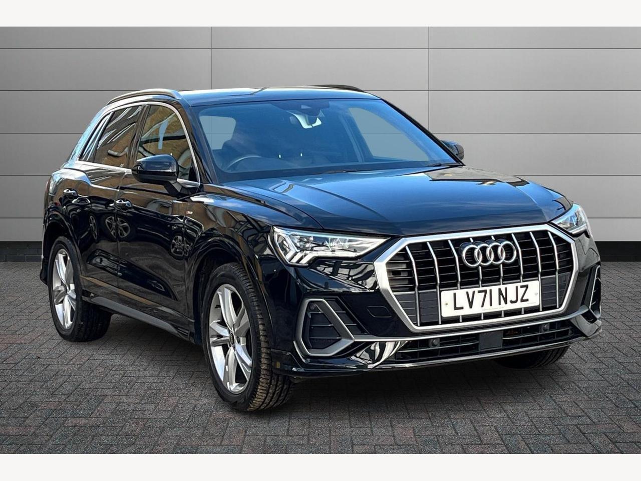 Main listing image - Audi Q3