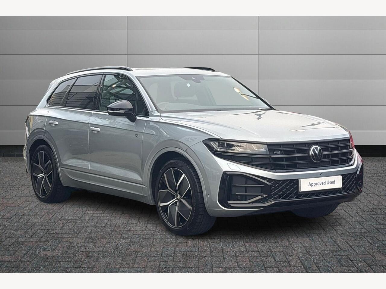 Main listing image - Volkswagen Touareg