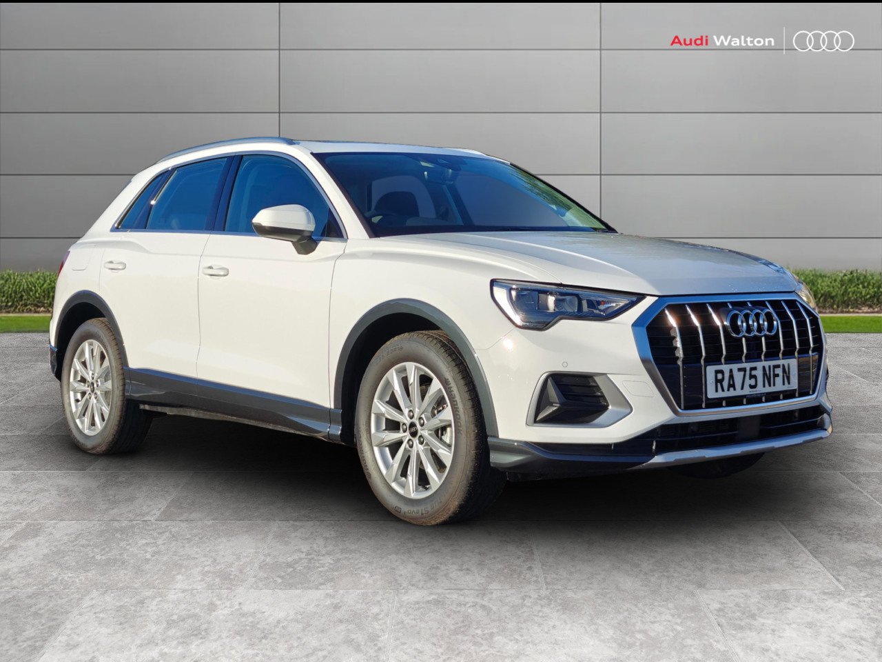 Main listing image - Audi Q3