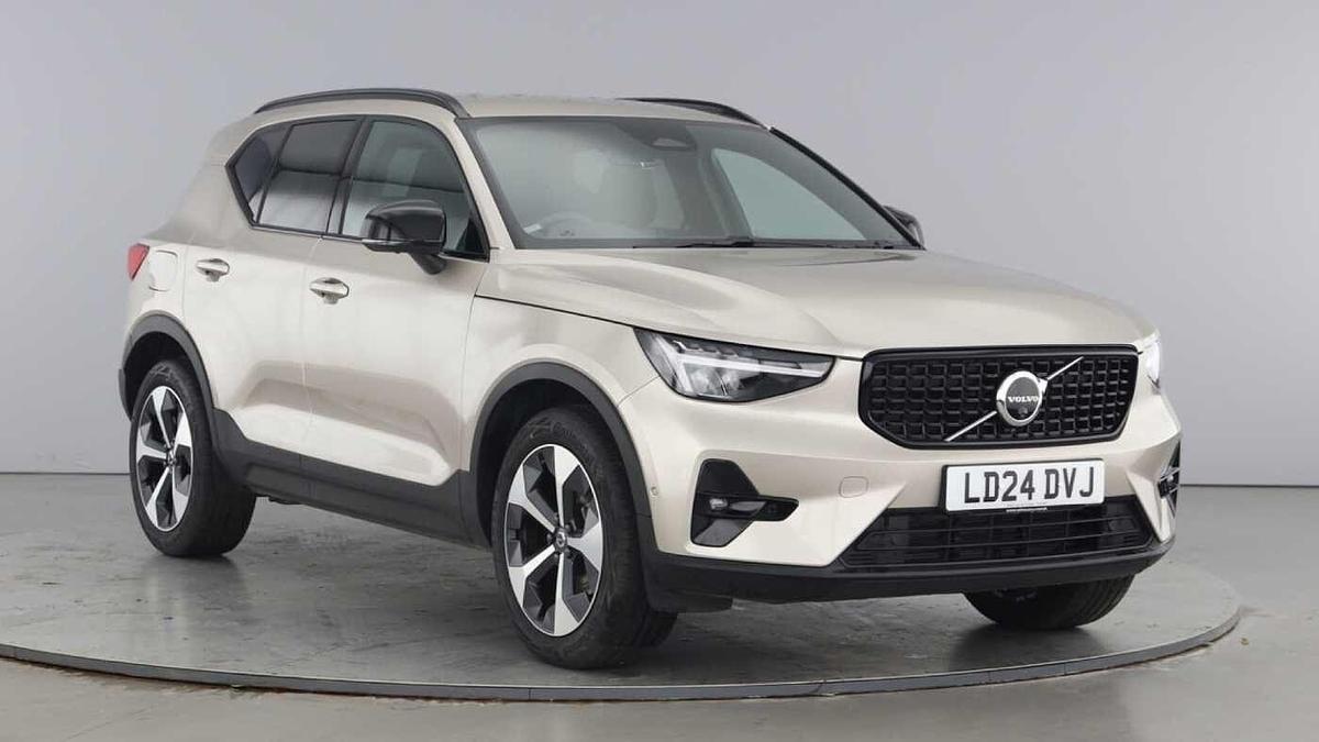 Main listing image - Volvo XC40