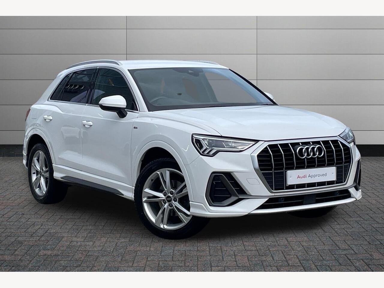 Main listing image - Audi Q3