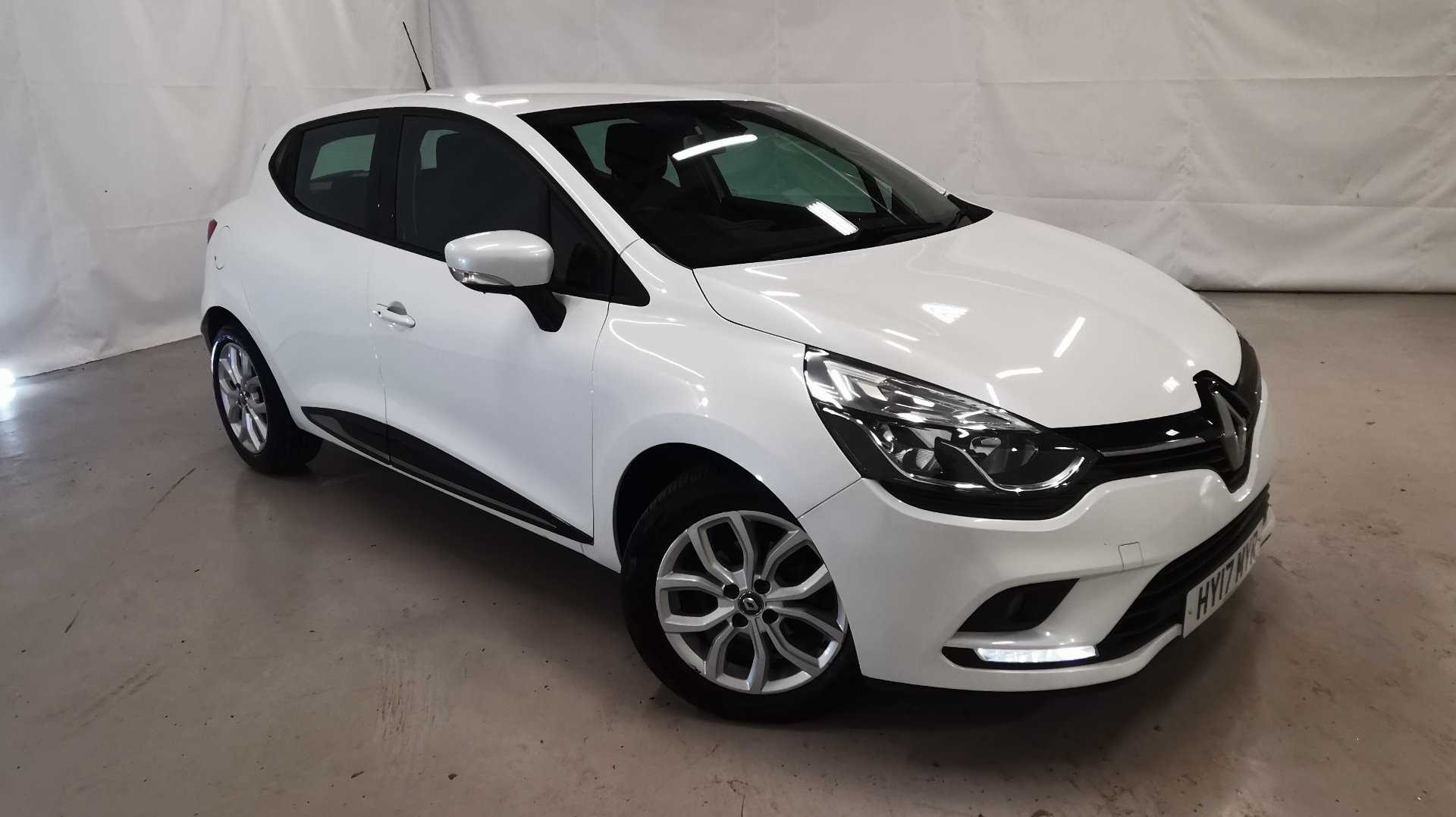 Main listing image - Renault Clio