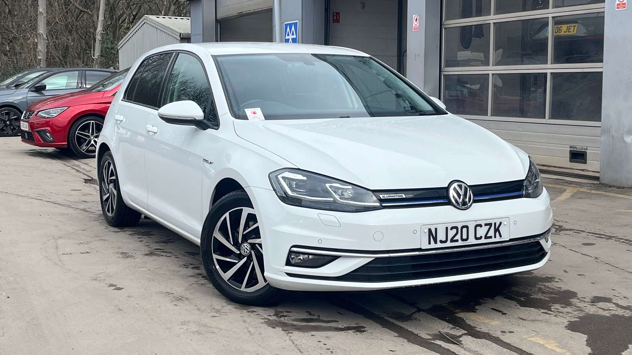 Main listing image - Volkswagen Golf