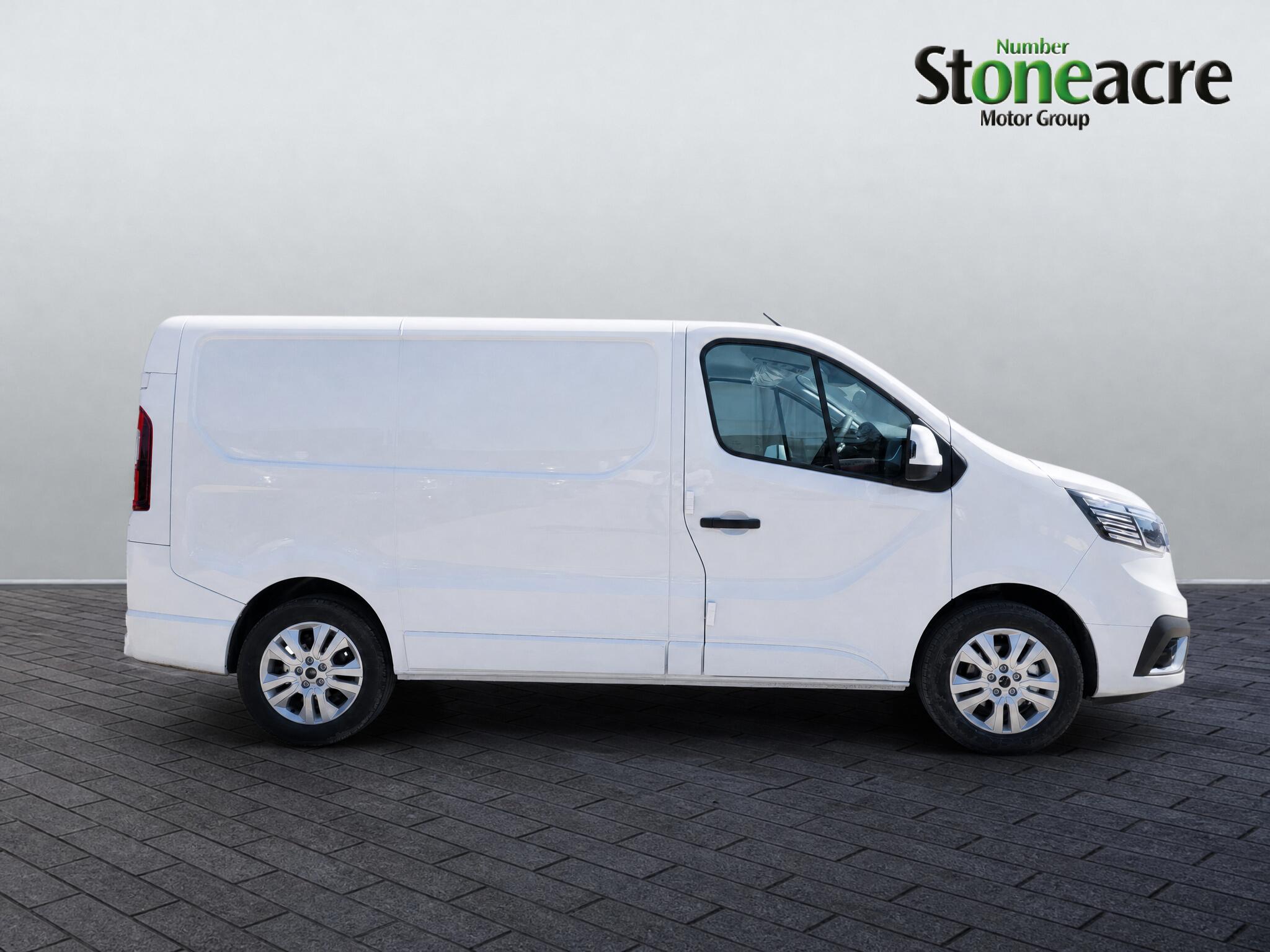 Main listing image - Renault Trafic
