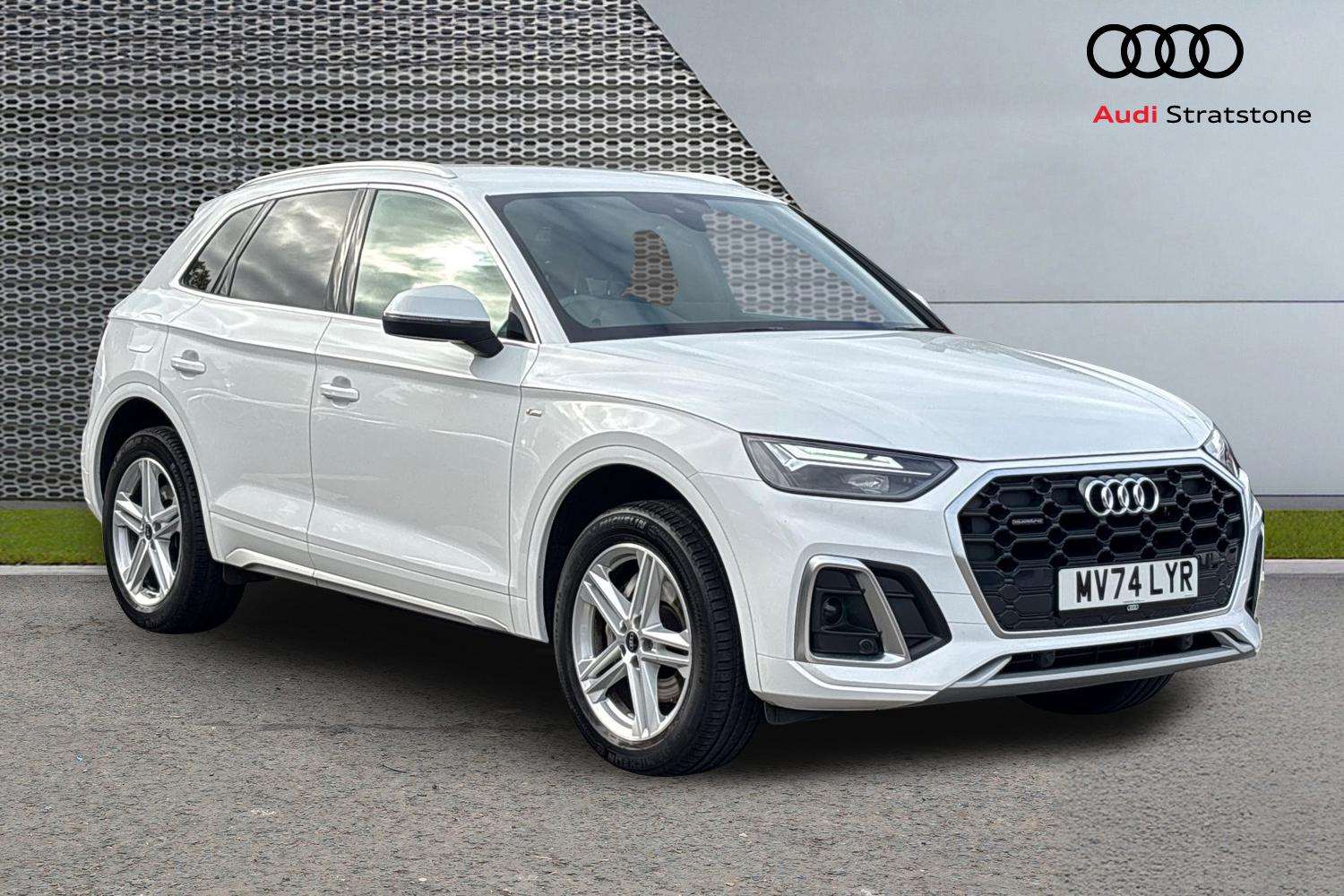 Main listing image - Audi Q5