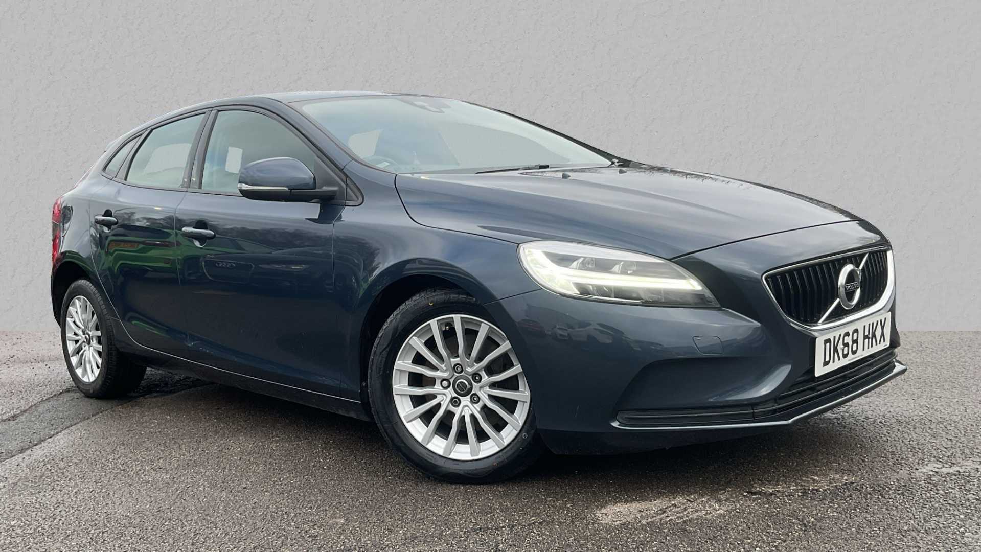 Main listing image - Volvo V40