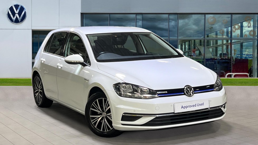 Main listing image - Volkswagen Golf