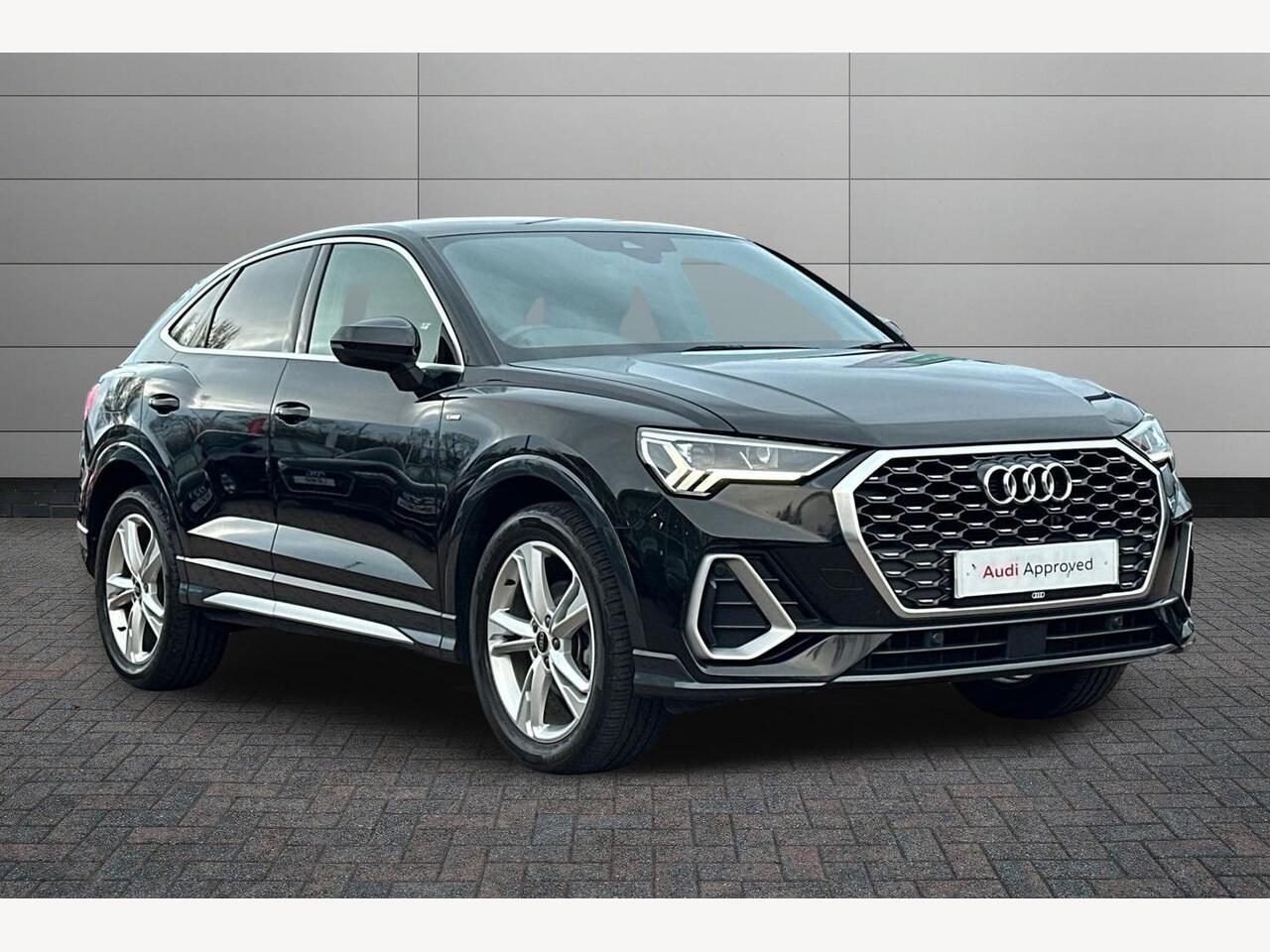 Main listing image - Audi Q3