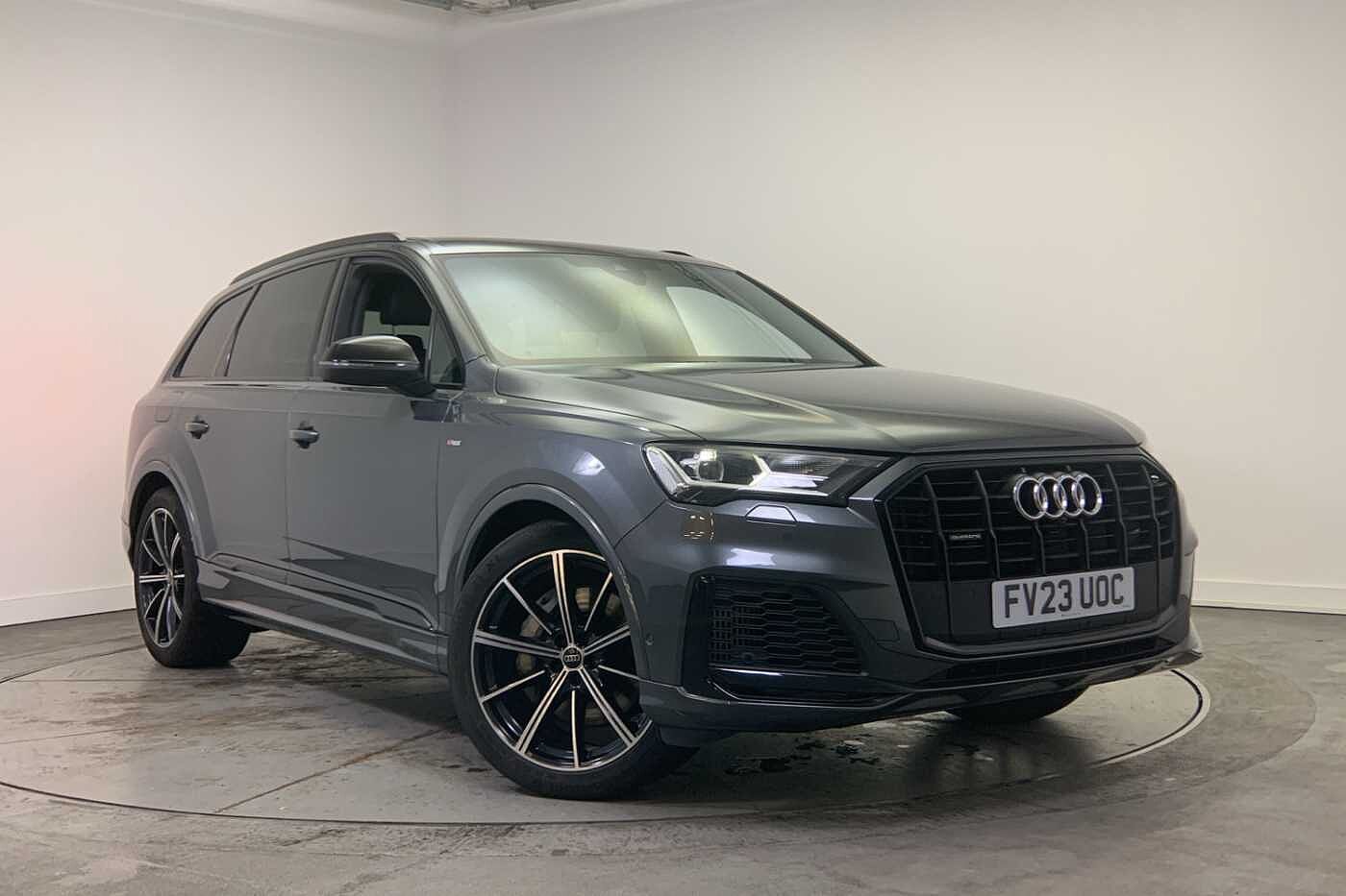 Main listing image - Audi Q7