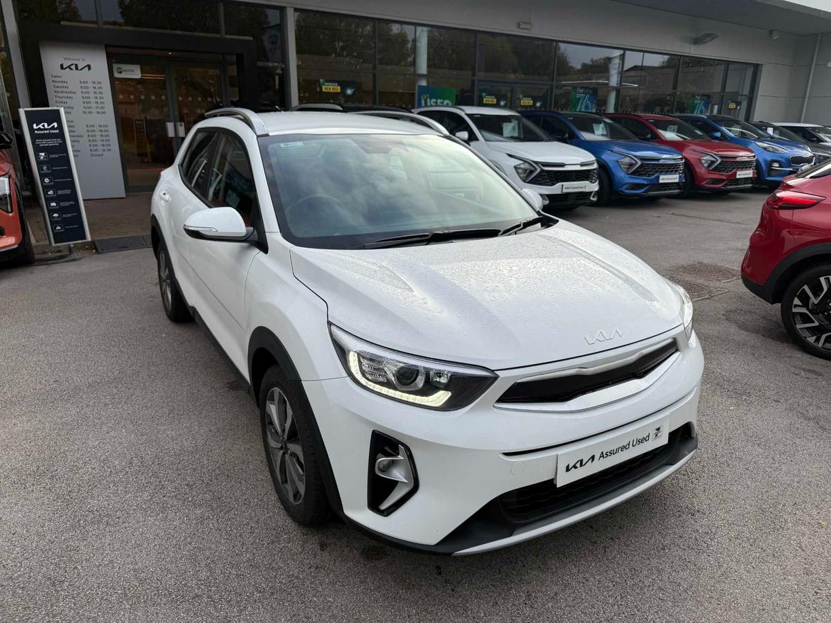 Main listing image - Kia Stonic