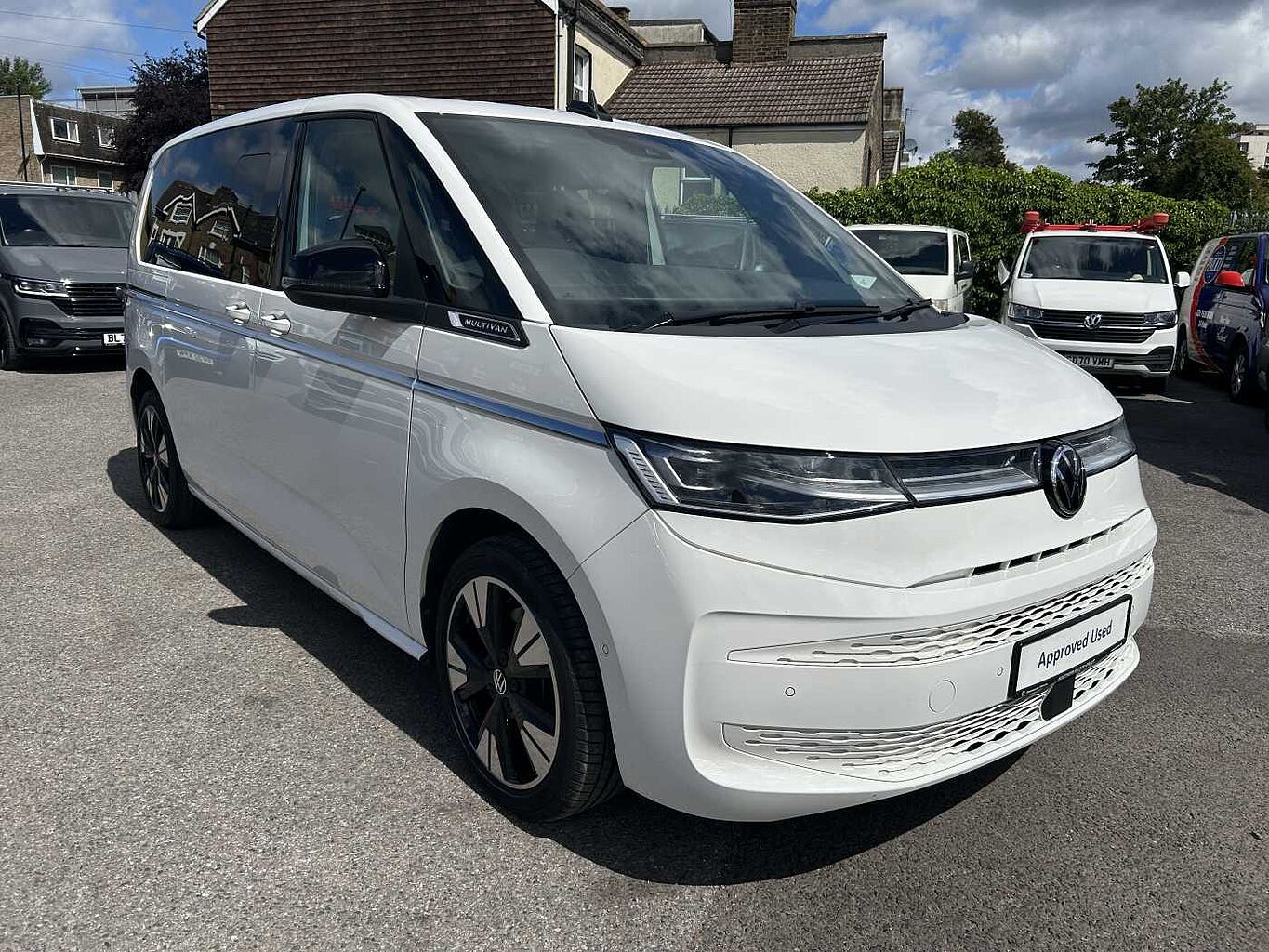 Main listing image - Volkswagen Multivan