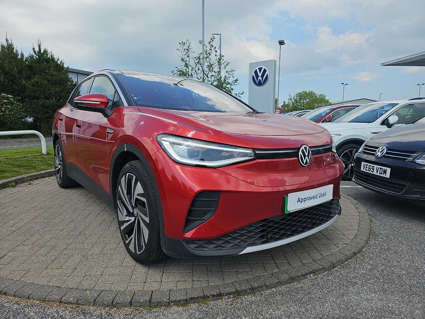 Main listing image - Volkswagen ID.4