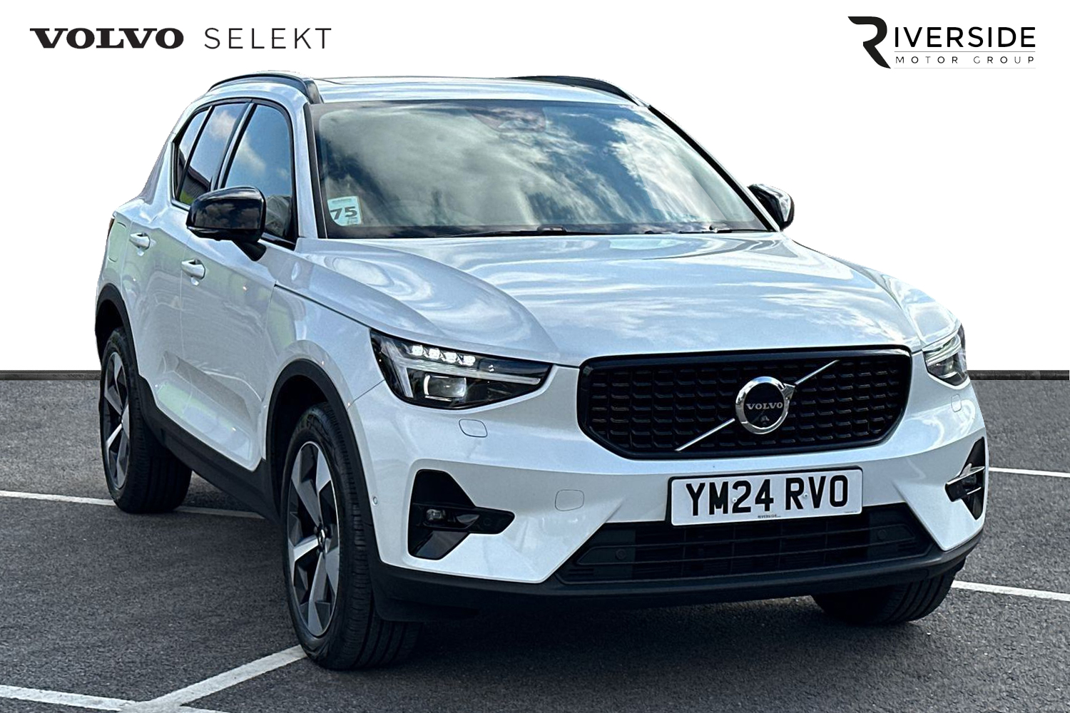 Main listing image - Volvo XC40