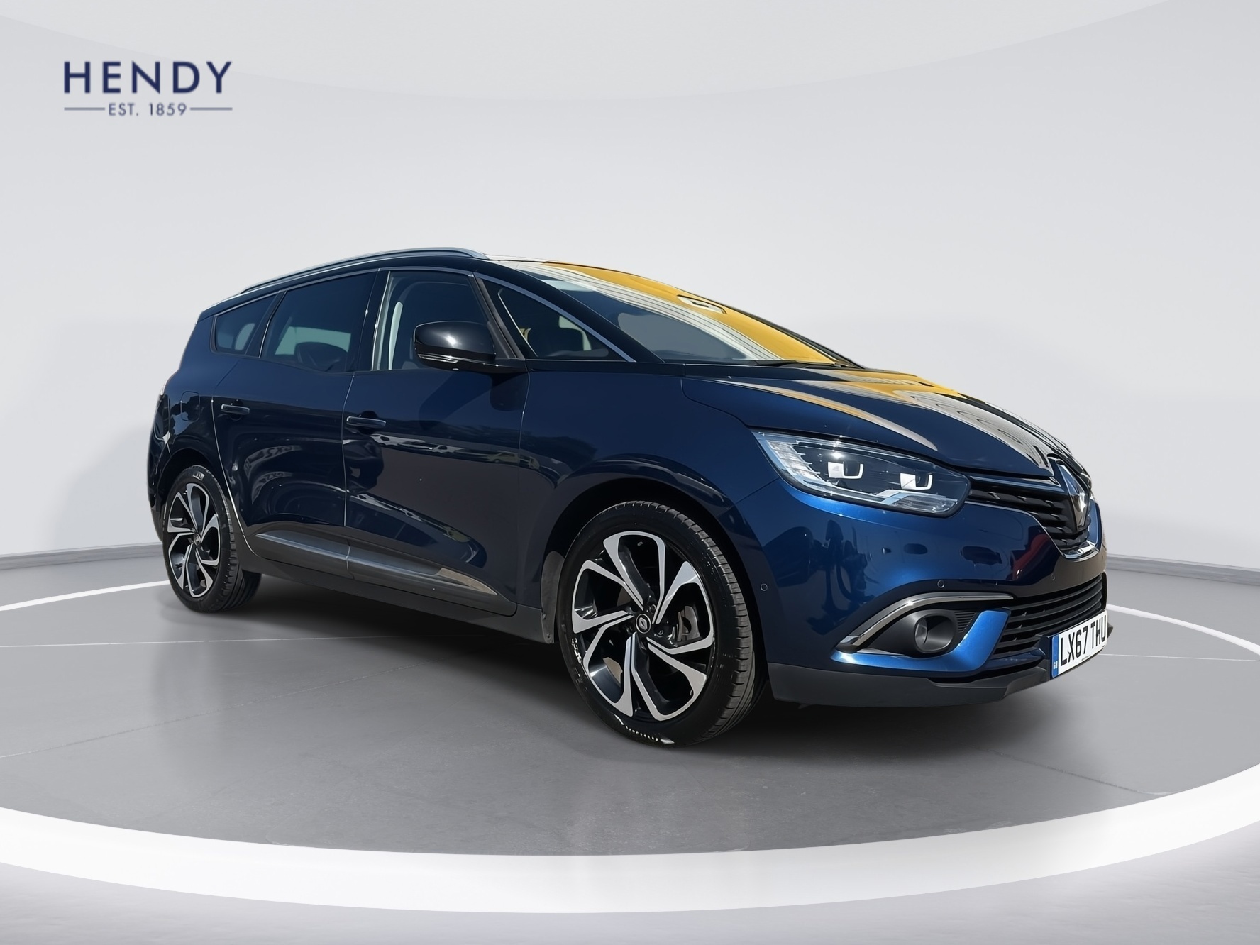 Main listing image - Renault Grand Scenic