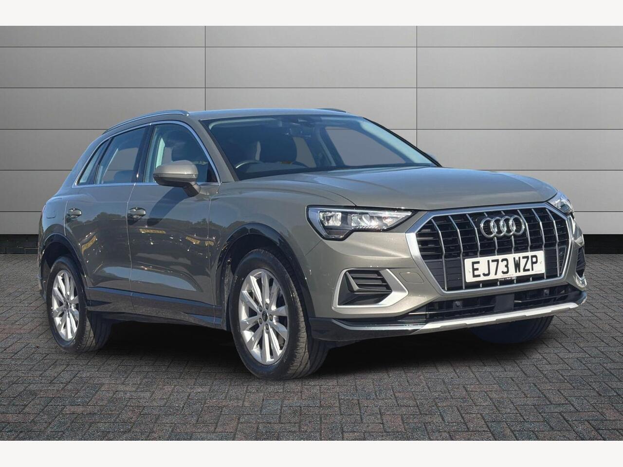 Main listing image - Audi Q3