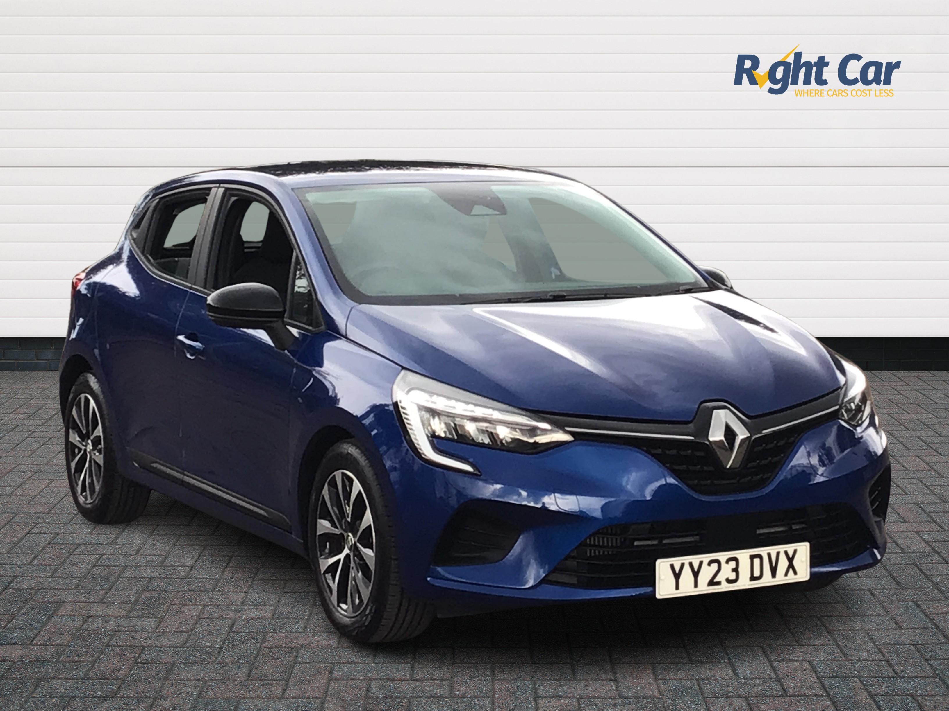 Main listing image - Renault Clio