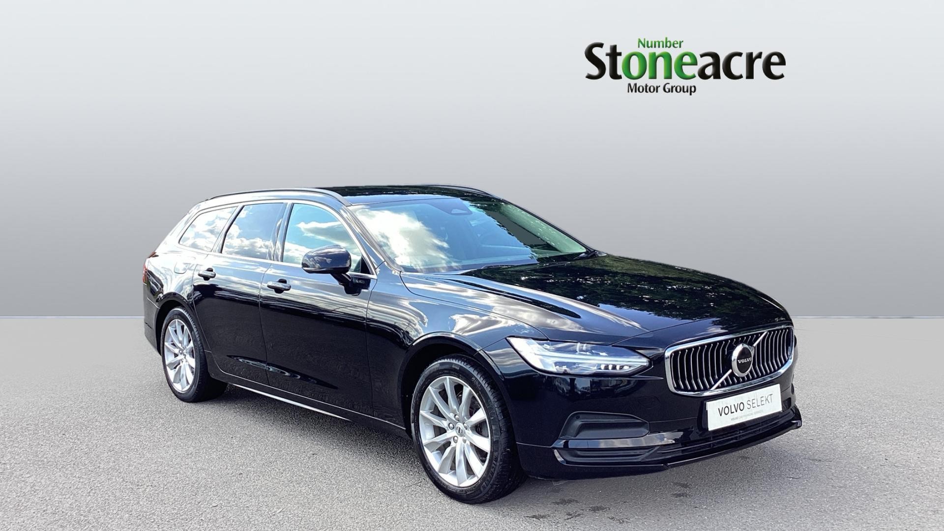 Main listing image - Volvo V90